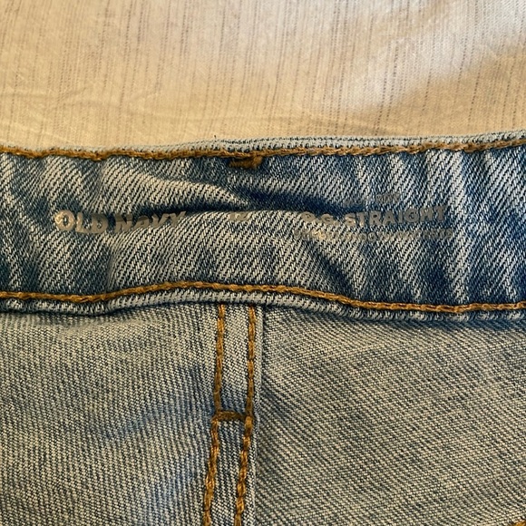 Old Navy OG Straight High Rise Distressed Jean Shorts - Picture 2 of 4